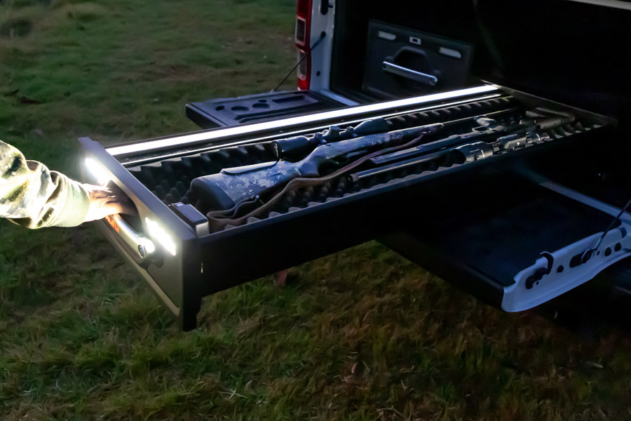 DRAWERS & CARGO